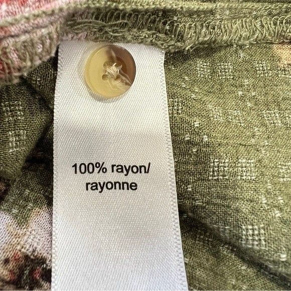 Maurices Womens Green and Pink Floral Short Sleeve Blouse Size XL - Picture 5 of 5